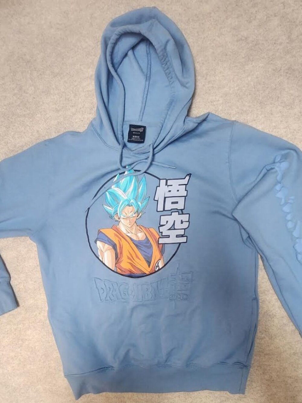 Dragon Ball Super Men's Pullover Hoodie Size Medium Goku Embossed Sweatshirt